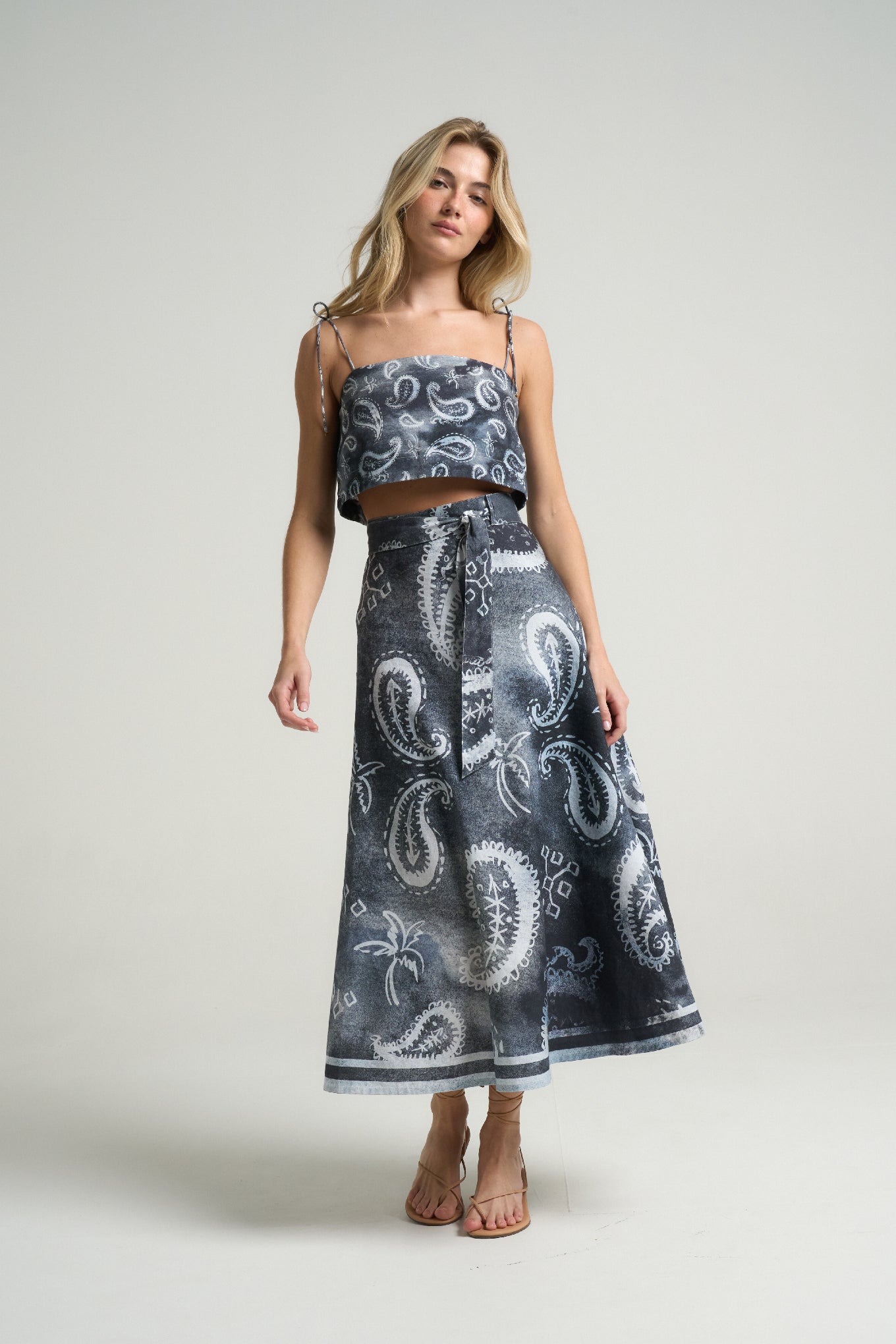 Wrap Circle Skirt Paisley Black - shopsigal