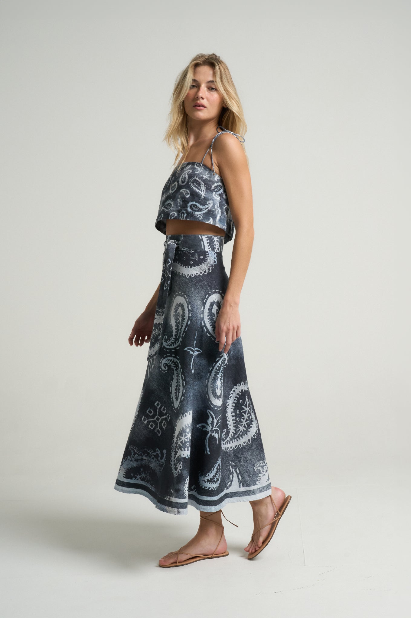 Tie Crop Top Paisley Black - shopsigal