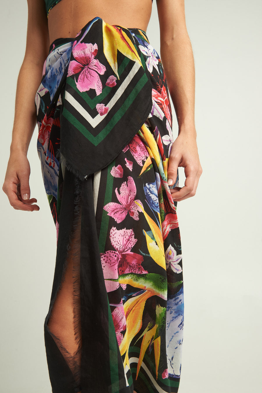 Paraiso Fringed Sarong Scarf - shopsigal